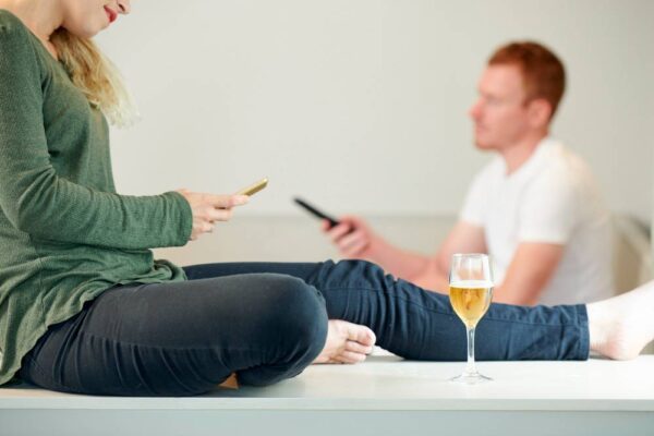 Jak rozmawiać z alkoholikiem: Rozumienie uzależnienia