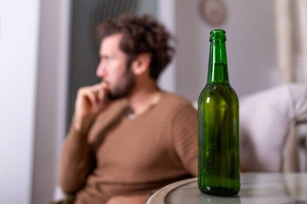 Podwójna osobowość alkoholika: jak pomóc?